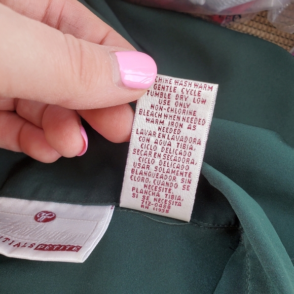 Worthington Women's Petite Green Button-Up Blouse Size 6P EUC - Picture 3 of 11